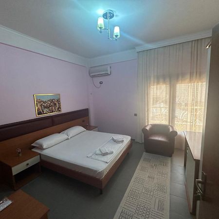 Hotel Edland Vlore Bagian luar foto