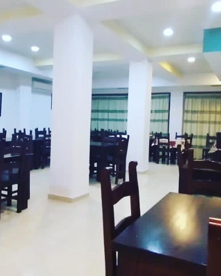 Hotel Edland Vlore Bagian luar foto