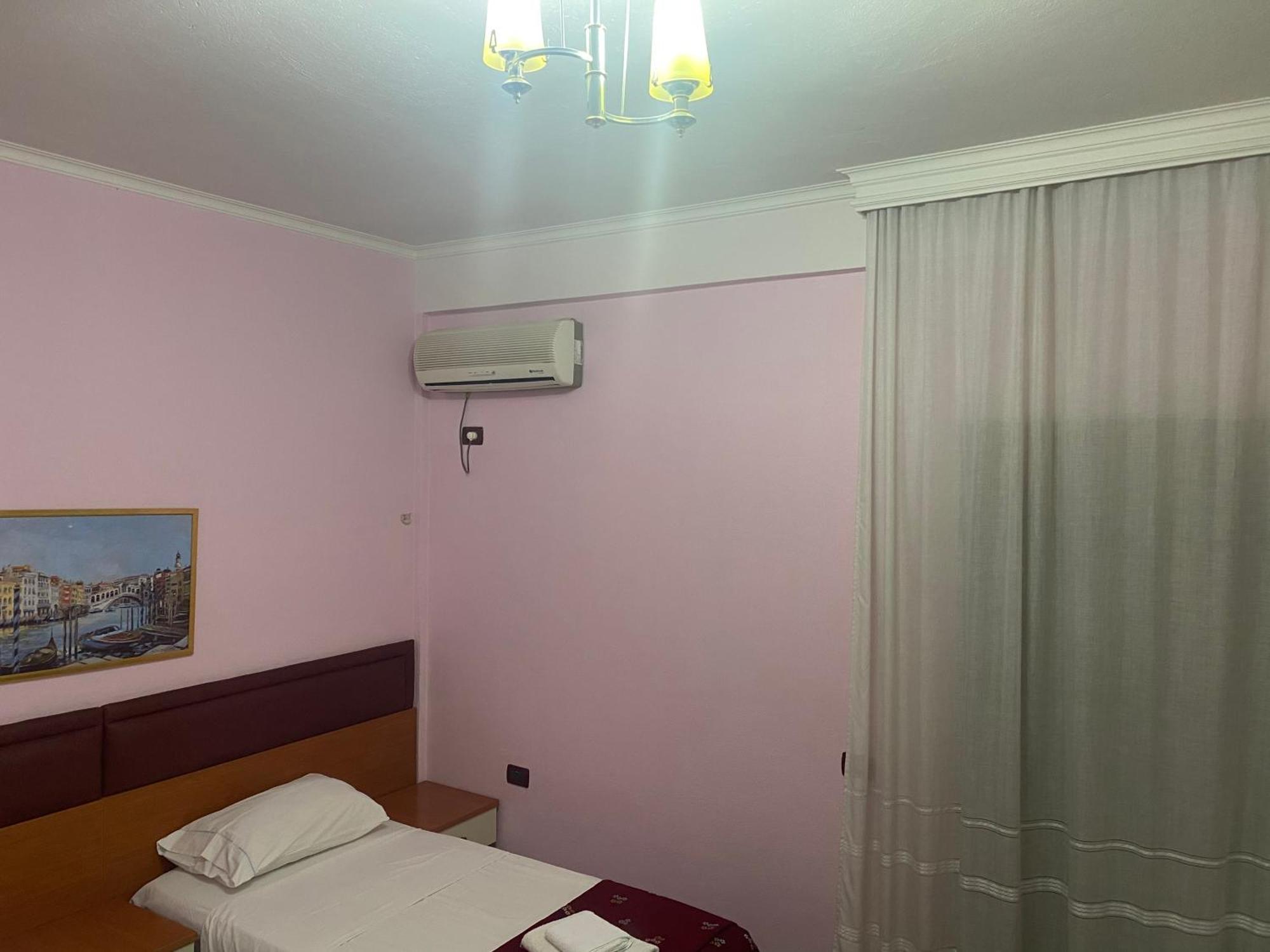 Hotel Edland Vlore Bagian luar foto