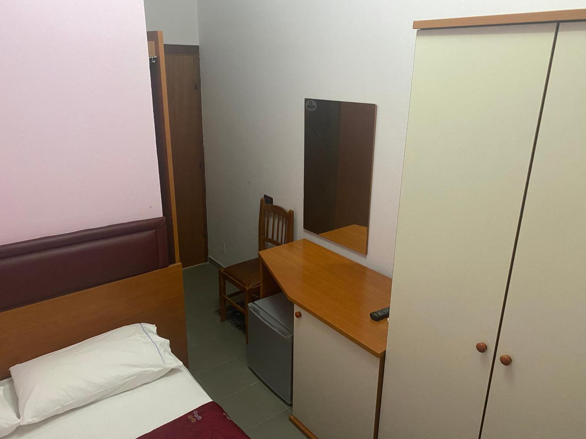 Hotel Edland Vlore Bagian luar foto