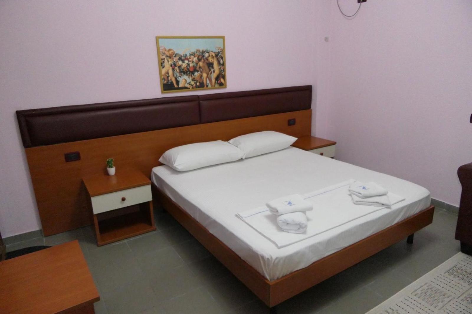 Hotel Edland Vlore Bagian luar foto
