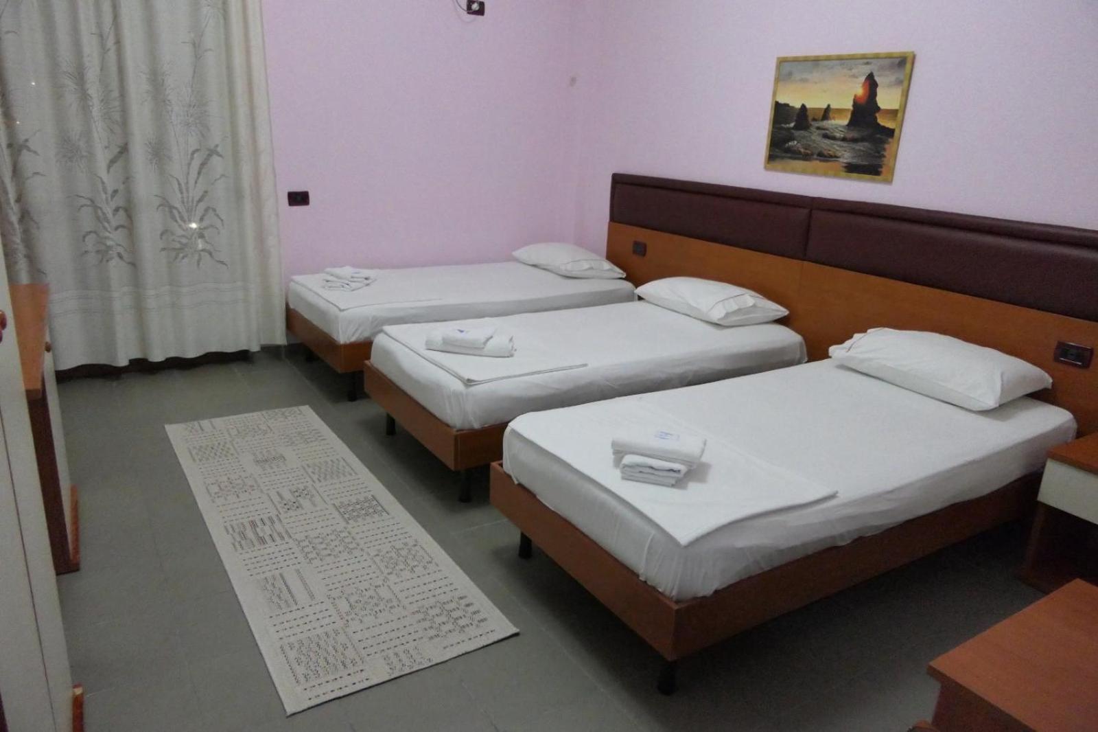 Hotel Edland Vlore Bagian luar foto