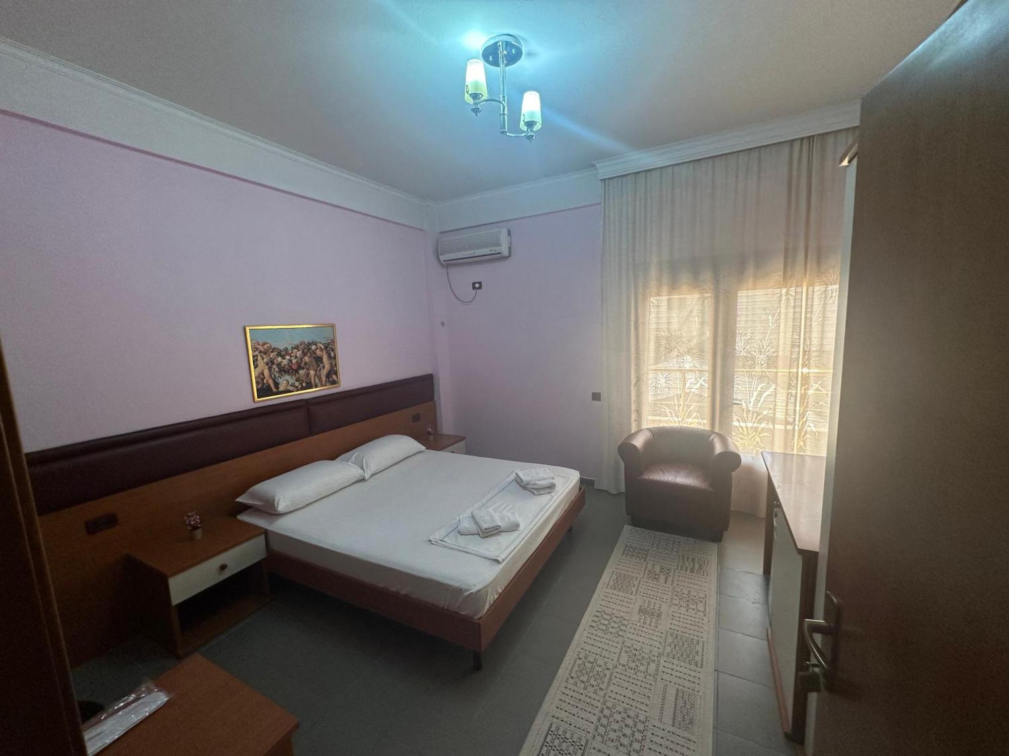 Hotel Edland Vlore Bagian luar foto
