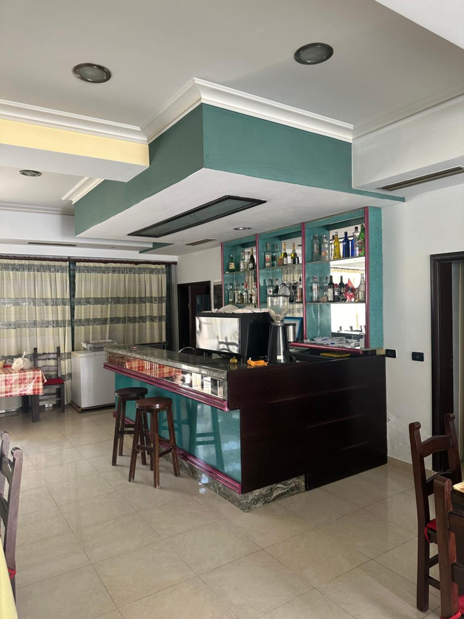 Hotel Edland Vlore Bagian luar foto
