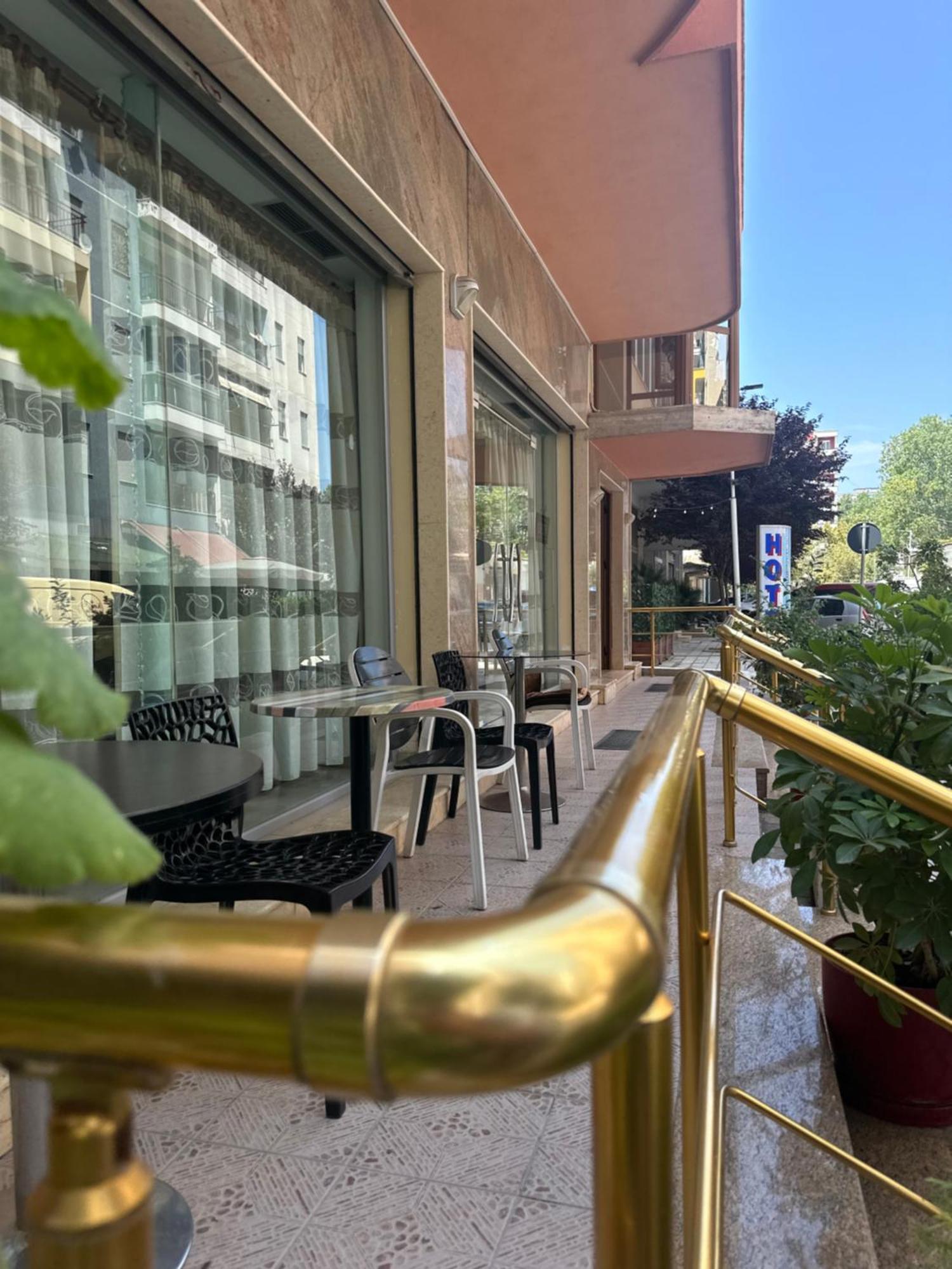Hotel Edland Vlore Bagian luar foto